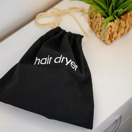 Spacious 4-bed Luxury - Garden, Free Parking, Sleeps 8 Apartman *