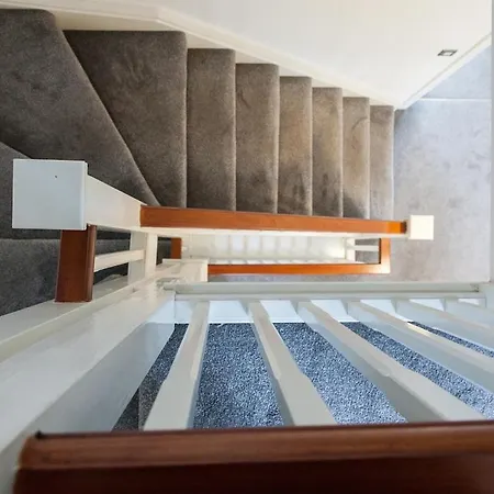 Exquisite 4 Bedroom 2 Bath Parking Etihad Stadium Nyaraló *