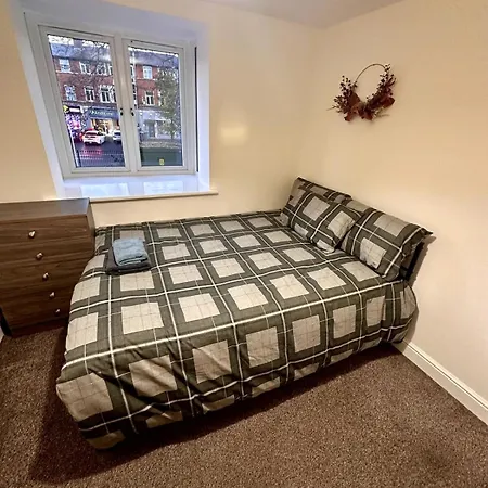 2 Bed Flat In Prime Location *