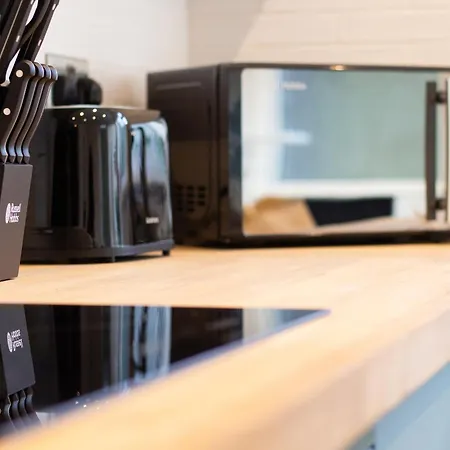 Stylish Cosy 4-bed Home, Sleeps Up To 10 With Large Sofa Bed, Near Royal Infirmary & Universities, Free Parking & Ultra-fast Wifi 맨체스터