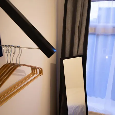 Сasa de vacaciones Stylish Cosy 4-bed Home, Sleeps Up To 10 With Large Sofa Bed, Near Royal Infirmary & Universities, Free Parking & Ultra-fast Wifi