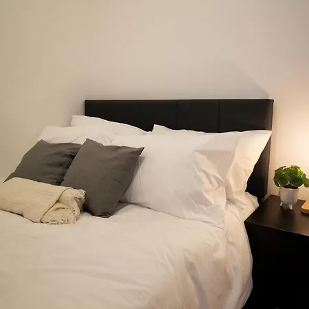 Stylish Cosy 4-bed Home, Sleeps Up To 10 With Large Sofa Bed, Near Royal Infirmary & Universities, Free Parking & Ultra-fast Wifi Mánchester