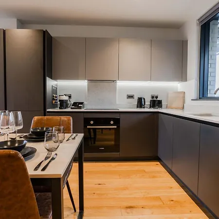 Marron 2br & Walks Apartment