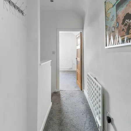 Casa Cove 2f Flat Free Parking - 5min To Hospital Apartamento Manchester