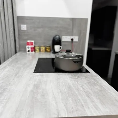 Apartment Betahouse -3br -pool Table -free Parking -spacious Manchester