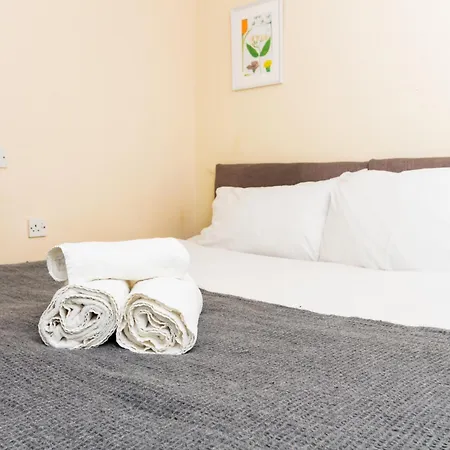 Cosy Stretford In A Prime Location * Manchester