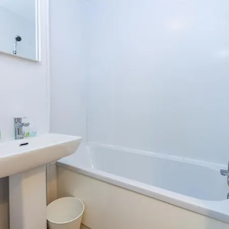 Cosy Stretford In A Prime Location * マンチェスター