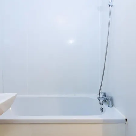 Cosy Stretford In A Prime Location Appartement