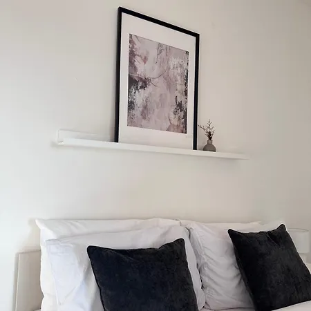 Bright And Modern Near Centre With Free Parking,wifi And Netflix Next To Old Trafford And Man United Stadium * Manchester