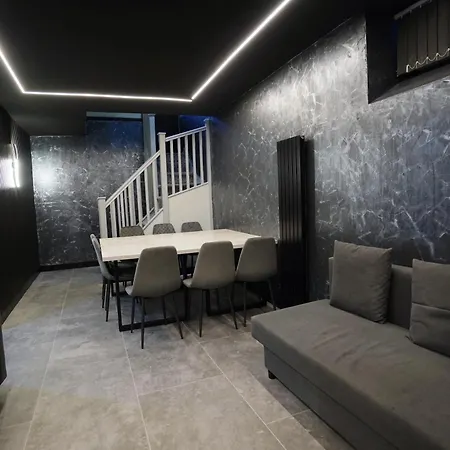 Nero Sleeps Fourteen * Manchester