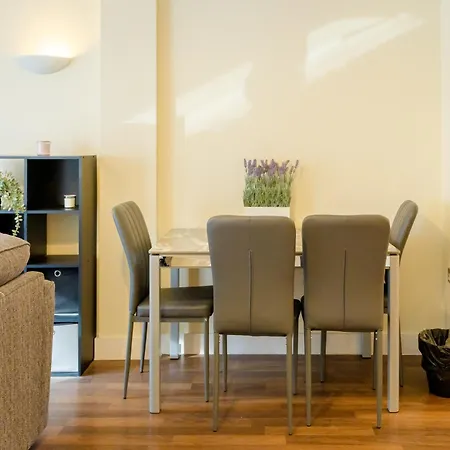 Luxury 2 Bed Ensuite Apartment In Deansgate 1 Min Walk To Commercial Area * Manchester