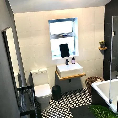 Stylish Comfortable With Free Parking *