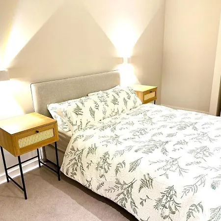 Newly Built 2br-2bath With Balcony In Mcr-sleeps4 * Manchester