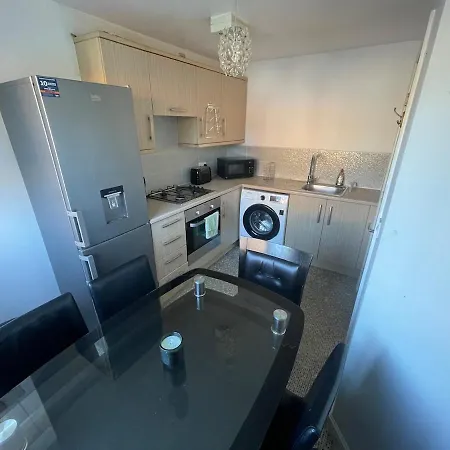 Large 3-bed House Near Etihad & Coop Live Manchester