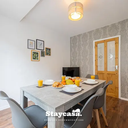 Spacious Cosy Cove With Large Driveway And Garden * Wythenshawe