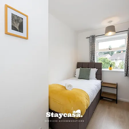 Spacious Cosy Cove With Large Driveway And Garden Nyaraló