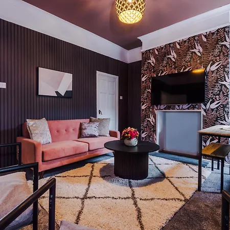 Newly Renovated 5 Bedroom Home-manchester Nyaraló Manchester