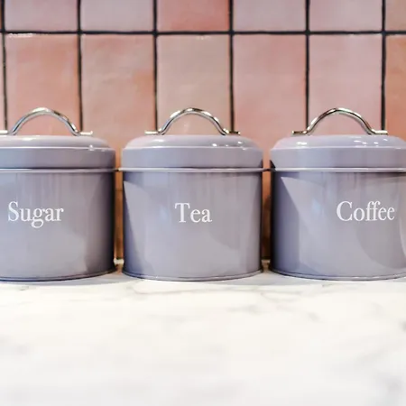 Newly Renovated 5 Bedroom Home-manchester * Manchester