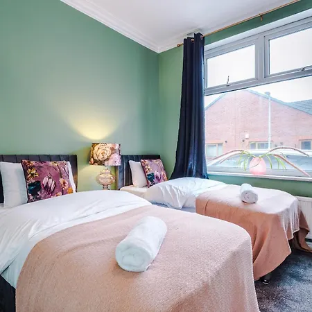 Newly Renovated 5 Bedroom Home-manchester Nyaraló Manchester