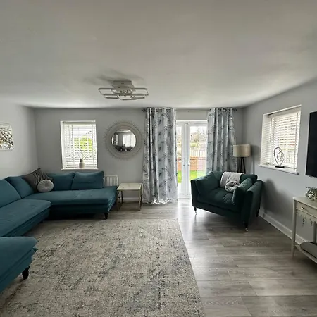 Stylish 4br Townhouse On Stretford Marina - Waterside In M32 * מנצ'סטר