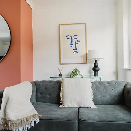 3br | Parking | Contractor | A57 & M60 Links Apartamento *