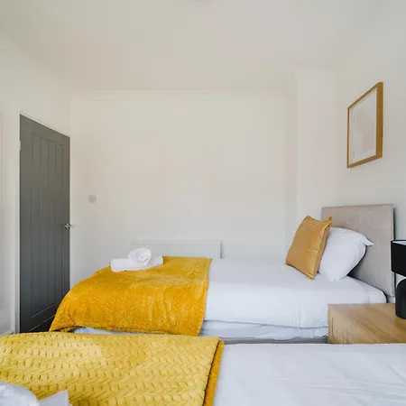 Apartamento 3br | Parking | Contractor | A57 & M60 Links Mánchester