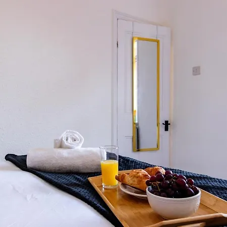 Luxe & Stylish In Near Center Tatil Evi