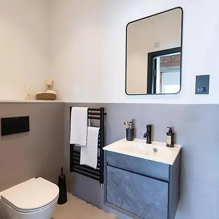 2 Bed 2 Bath, Excusive And Central, Concierge Service Manchester