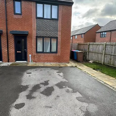 Stylish House Retreat In * Manchester