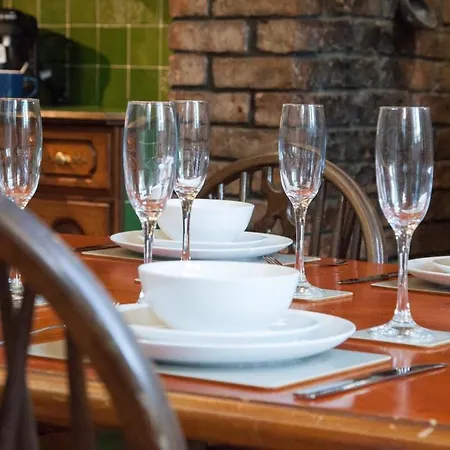 Victorian Elegance At Kingscliffe, Sleeps 17 فيلة