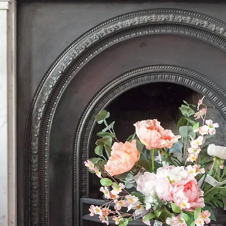 Victorian Elegance At Kingscliffe, Sleeps 17 فيلة مانشستر