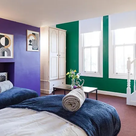 فيلة Victorian Elegance At Kingscliffe, Sleeps 17