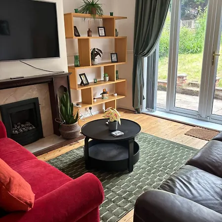 Blackley Rustic Gem A Suburb Hideaway *