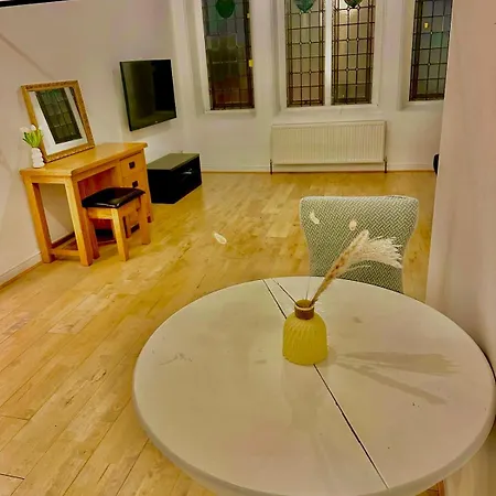 Homestay The Church M *