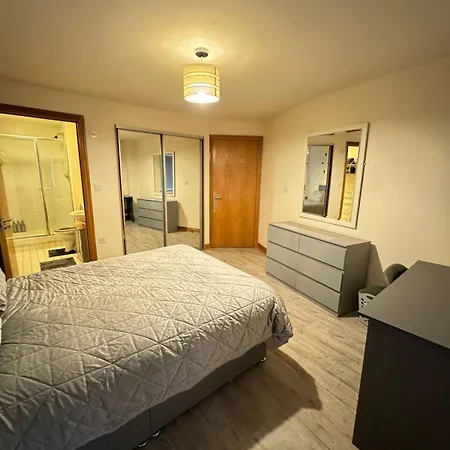 Apartment Spacious 2-bed Flat Next To Piccadilly Station, Mcr *