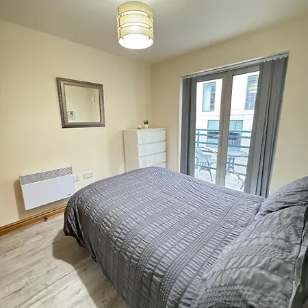 Spacious 2-bed Flat Next To Piccadilly Station, Mcr