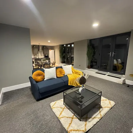 Ancoats 2br With Private Terrace Apartment