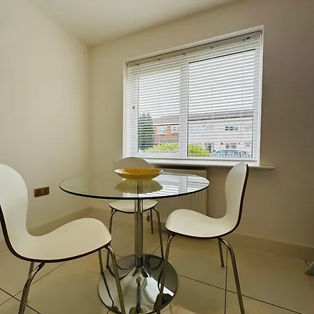 Modern New Built Kingsize Ensuite * Manchester