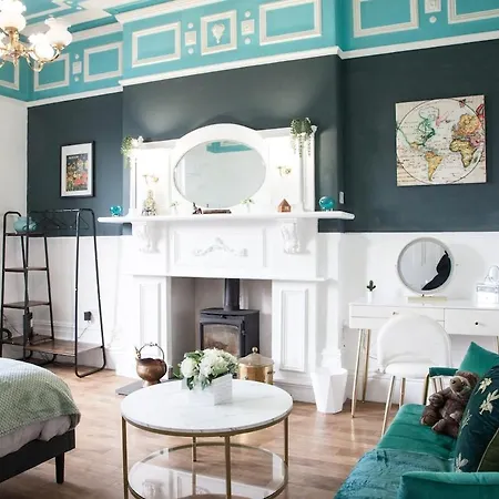 The Turquoise Double In A 6 Bedroom Victorian House Apartmán *