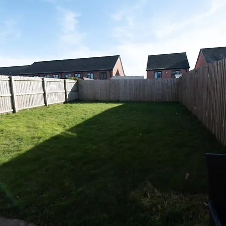 Cityside Deluxe - 3 Bedroom House Great For Family With Free Parking & Garden