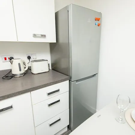 Cityside Deluxe - 3 Bedroom House Great For Family With Free Parking & Garden