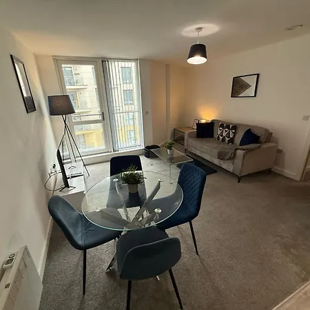 Escape To Modern 2br In Centre! Apartment