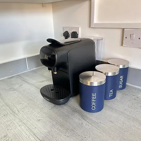 Pool&tennis Table - Up To 40 Percent Off Old Trafford 3 Bed بيت للعطل مانشستر