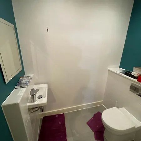 Spacious 4bd 3bt - Etihad - Coop - Pool Table - Free Parking Holiday home *