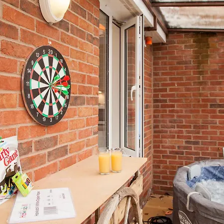 Luxe Stays-sleeps 9-hot Tub-pool