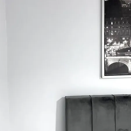 Luxury Spacious 4 Bedroom House - Free Parking - 5 Mins From Centre Apartment Manchester