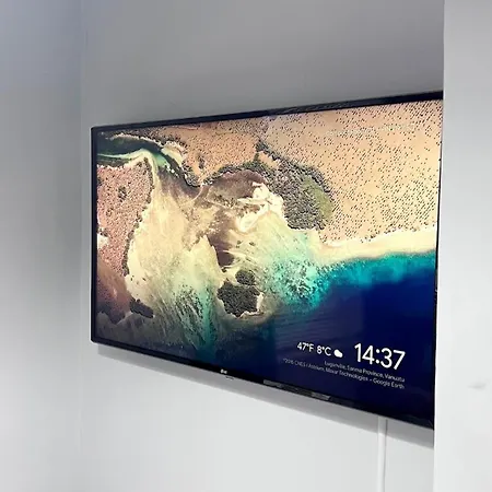 Luxury Spacious 4 Bedroom House - Free Parking - 5 Mins From Centre Manchester