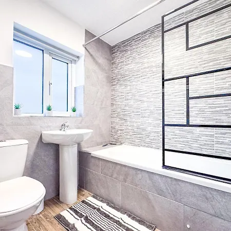 Cozy 2 Bed - Free Parking, Great Location By Vista Short Lets * مانشستر