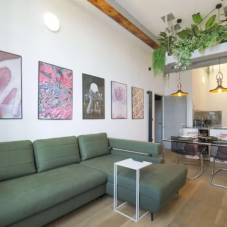 New York By The Heim Residences アパート *