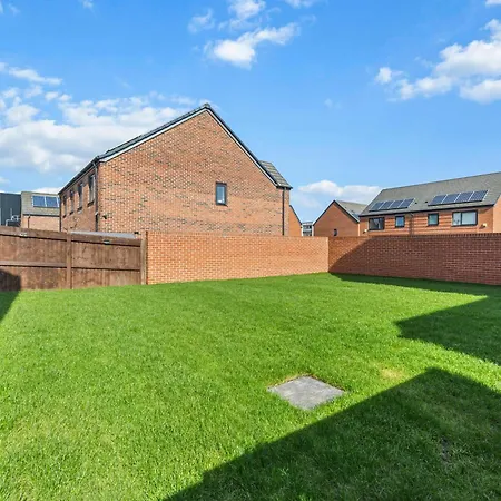 Feriehus Large Family House With Free Parking - 3 Bedrooms 6 Beds *